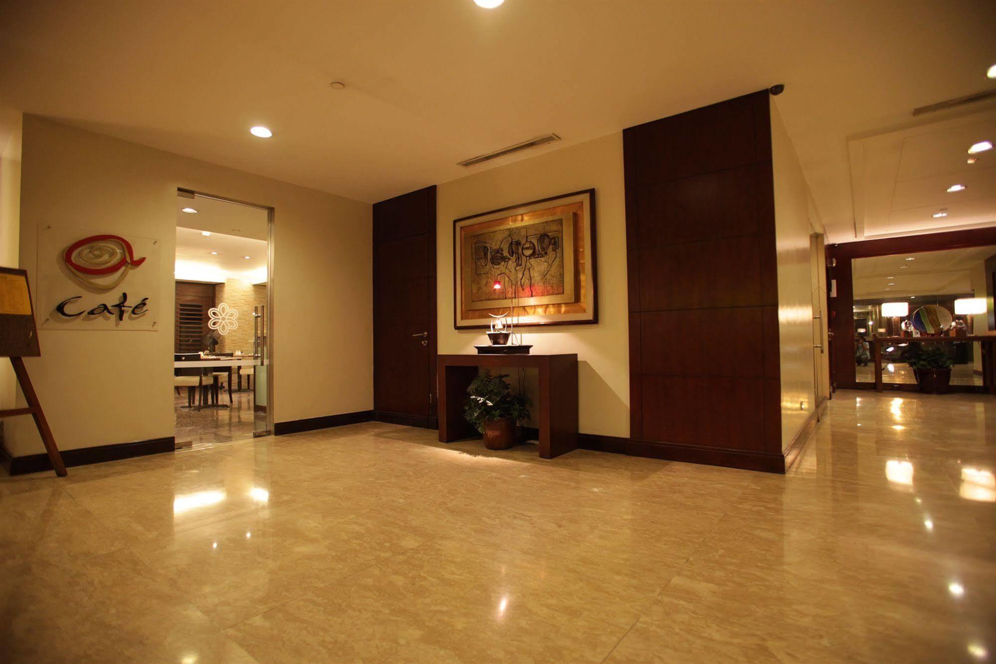 Amorsolo Mansion Hotel Makati City Exterior foto