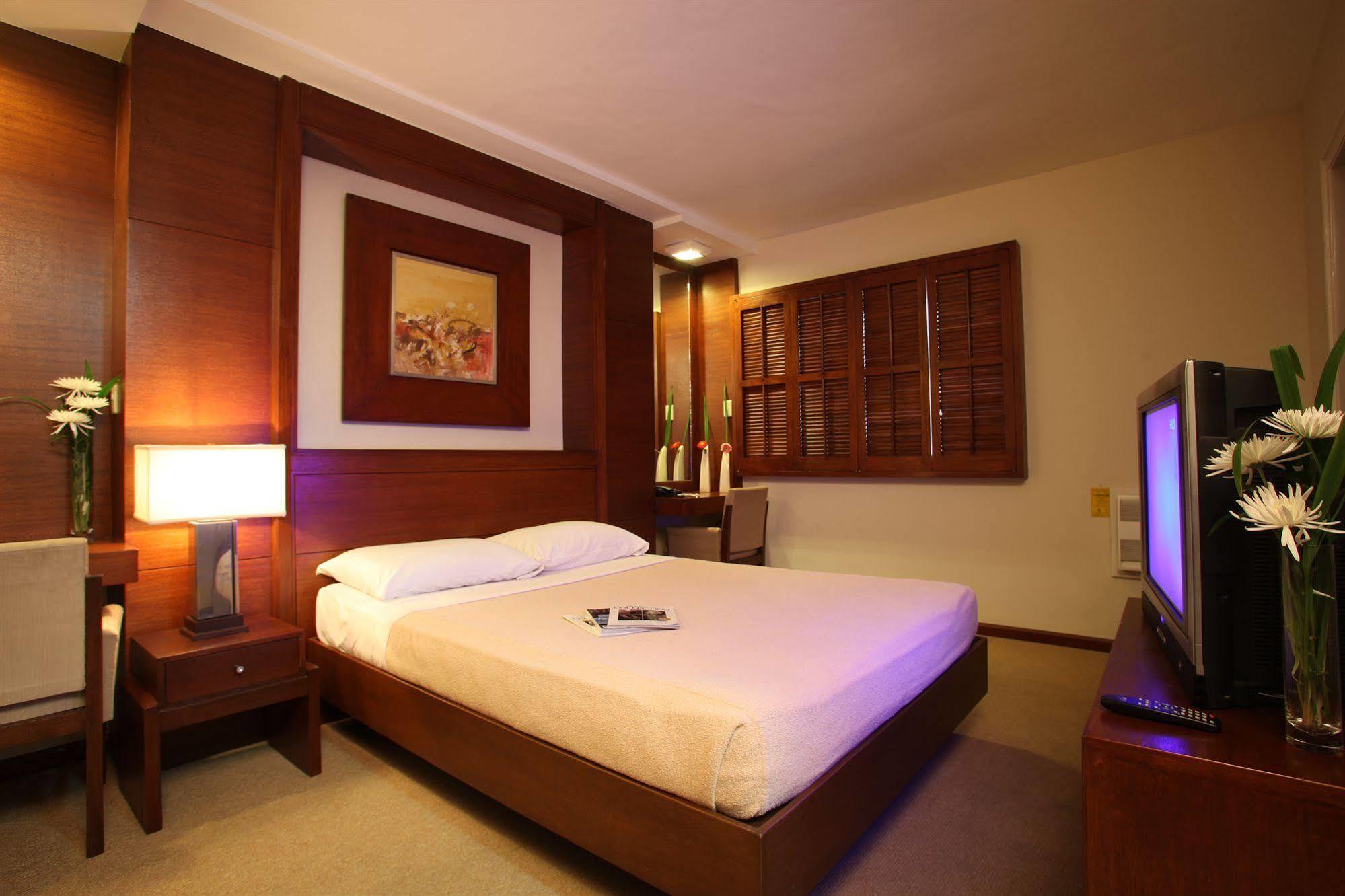 Amorsolo Mansion Hotel Makati City Exterior foto